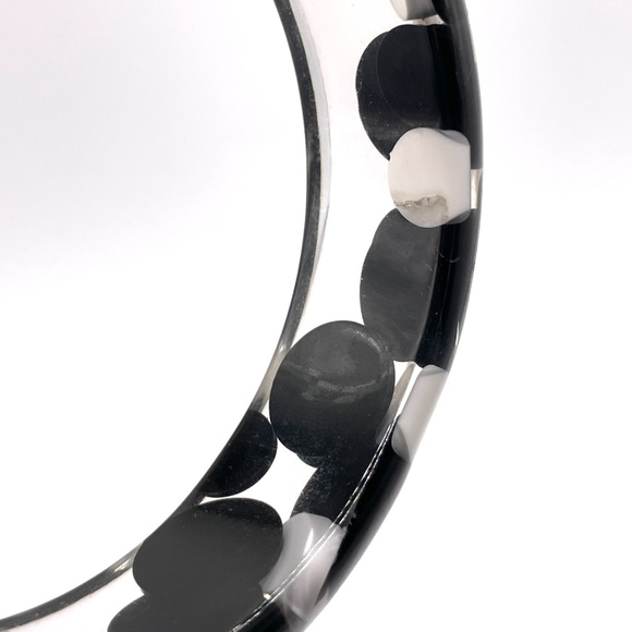 Vintage Clear Black White Lucite Aspirin Pill Style Polka Dot Bangle Bracelet - Picture 4 of 15